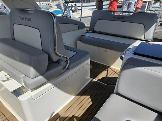 Bayliner 2855 Ciera usado à venda