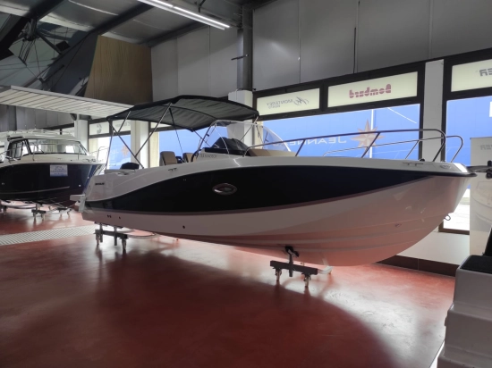 Quicksilver Activ 755 Sundeck preowned for sale