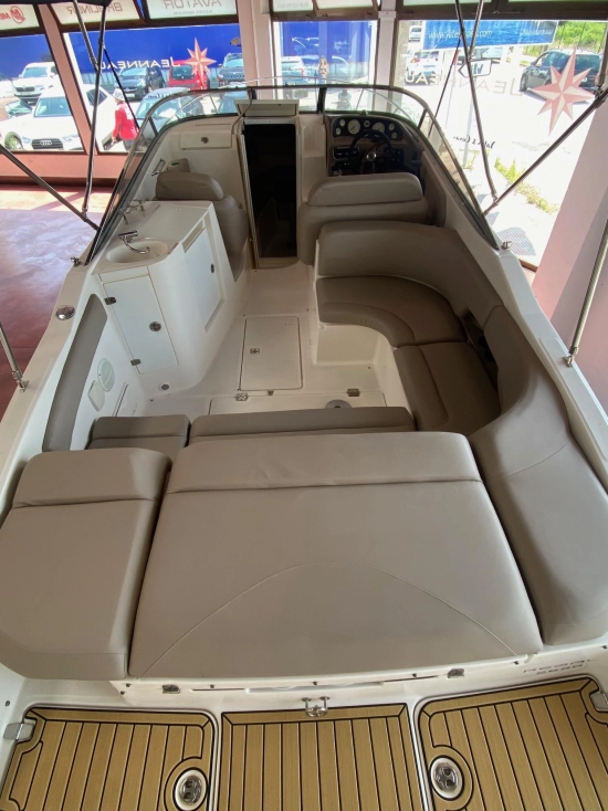 Regal 2650 Cuddy usado à venda