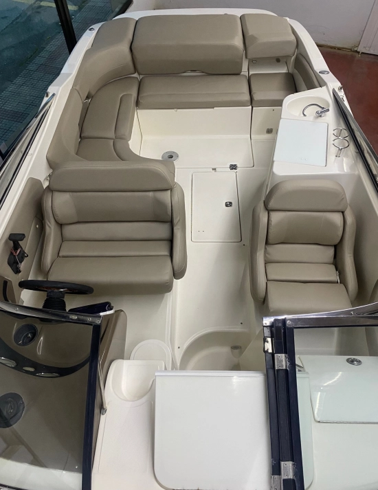 Regal 2650 Cuddy usado à venda