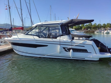 Jeanneau Merry Fisher 895 usado à venda