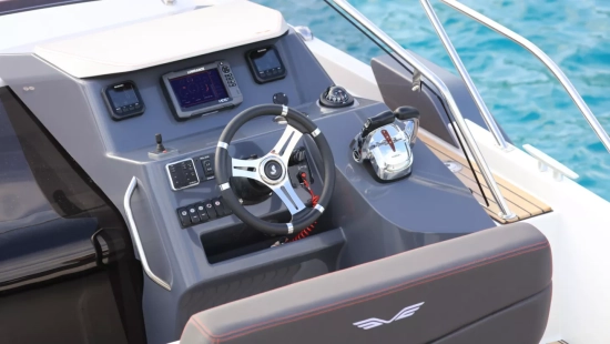Beneteau Flyer 8.8 Sundeck usado à venda