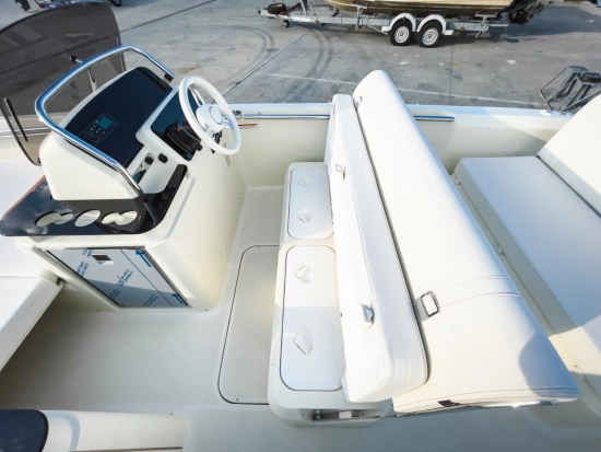 Invictus Yacht SX200 de segunda mano en venta