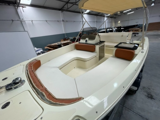 Invictus Yacht SX200 de segunda mano en venta