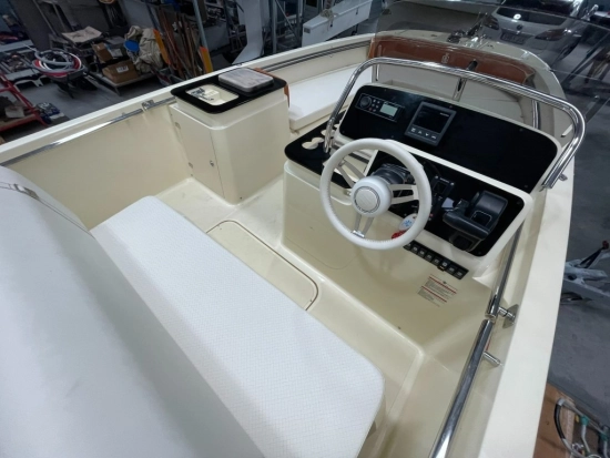 Invictus Yacht SX200 de segunda mano en venta