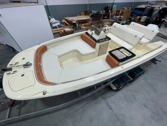 Invictus Yacht SX200 de segunda mano en venta