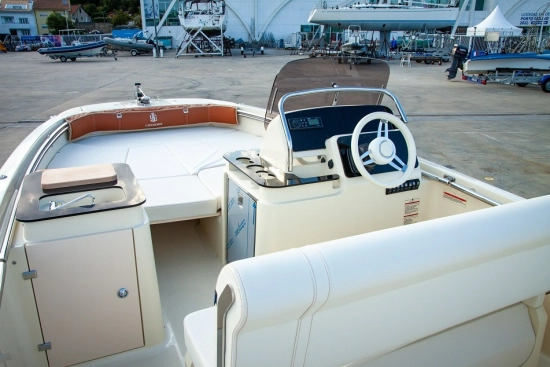 Invictus Yacht SX200 de segunda mano en venta