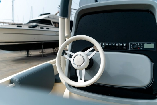 Invictus Yacht 200 HX nuevo en venta