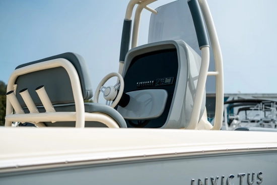 Invictus Yacht 200 HX nuova in vendita