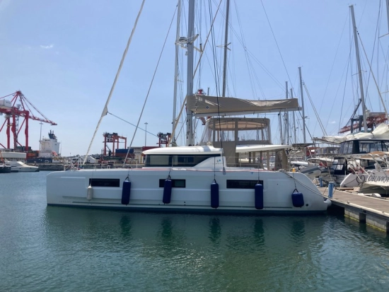 Lagoon 46 preowned for sale