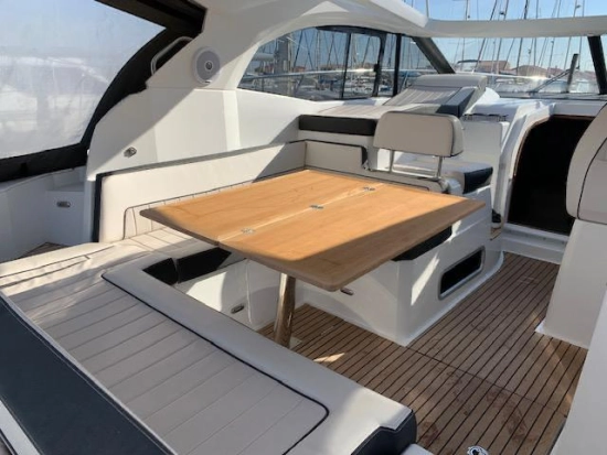 Jeanneau Leader 36 preowned for sale