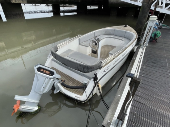 Canadian Electric Boat Volt 180 usata in vendita