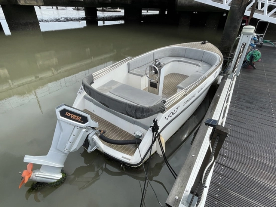 Canadian Electric Boat Volt 180 de segunda mano en venta