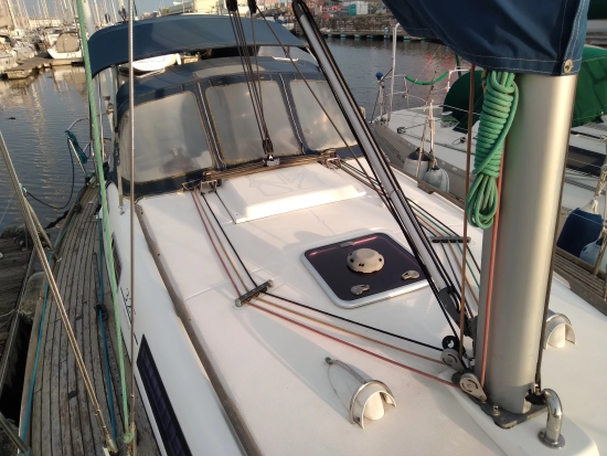 Dufour Yachts 325 Long Keel preowned for sale