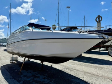 Crownline 230 usado à venda