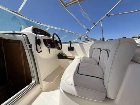 Jeanneau Leader 805 usado à venda