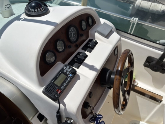 Jeanneau Leader 805 usado à venda