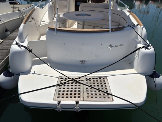 Jeanneau Leader 805 usado à venda