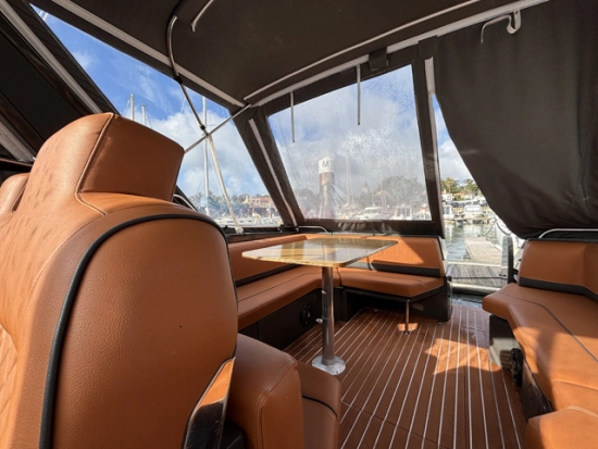 Sunseeker Martinique 38 usado à venda