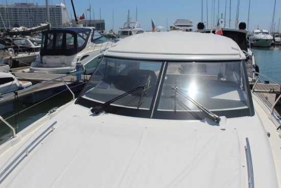 Jeanneau Leader 36 usado à venda