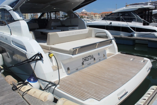 Jeanneau Leader 36 usado à venda