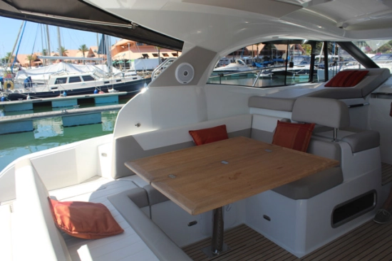 Jeanneau Leader 36 usado à venda