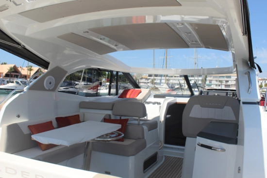Jeanneau Leader 36 usado à venda