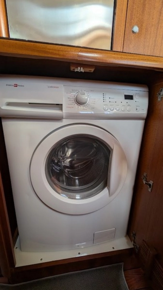 Najad 570 CC usado à venda