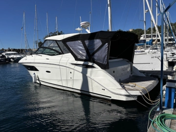 Sea Ray 320 usado à venda