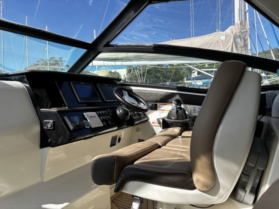 Sea Ray 320 usata in vendita