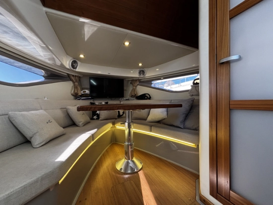 Sea Ray 320 usata in vendita