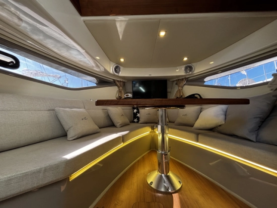 Sea Ray 320 usata in vendita