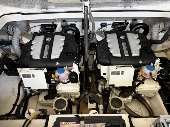 Sea Ray 320 usata in vendita