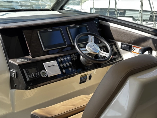 Sea Ray 320 usata in vendita