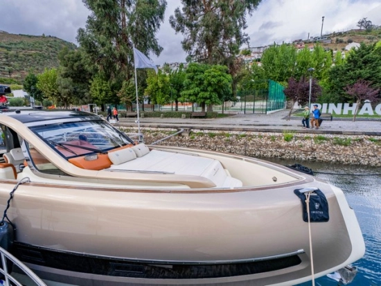 Invictus Yacht TT460 de segunda mano en venta