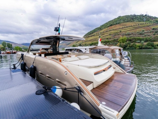 Invictus Yacht TT460 de segunda mano en venta
