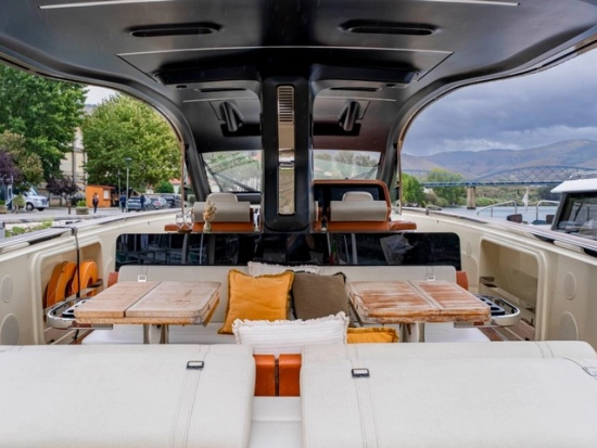 Invictus Yacht TT460 de segunda mano en venta