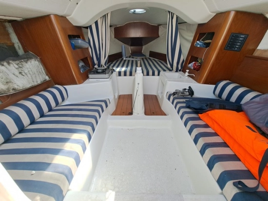 Beneteau First 211 usado à venda