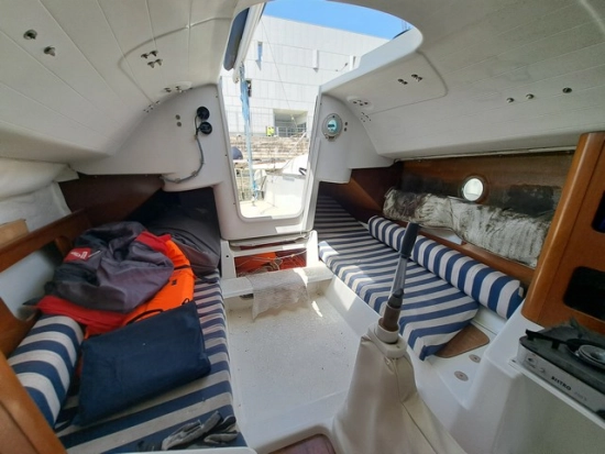 Beneteau First 211 usado à venda