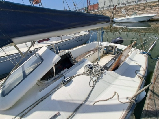 Beneteau First 211 usado à venda