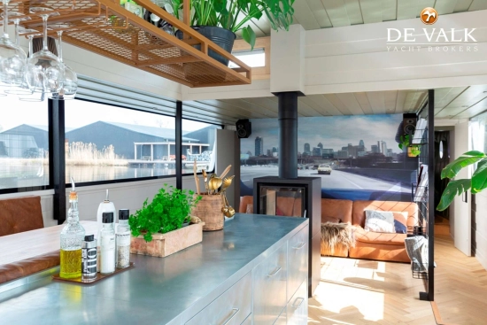 Qrooz Floating Appartment usata in vendita