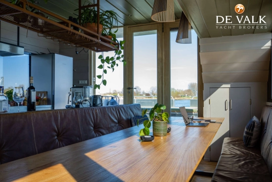 Qrooz Floating Appartment usata in vendita