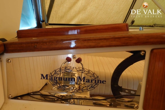 Magnum Marine 38 usata in vendita