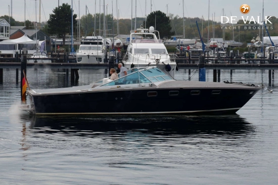 Magnum Marine 38 usata in vendita