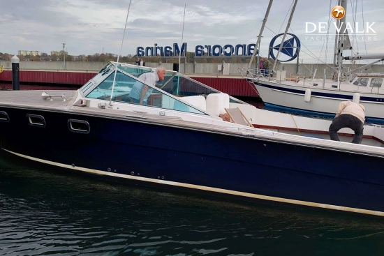 Magnum Marine 38 usata in vendita