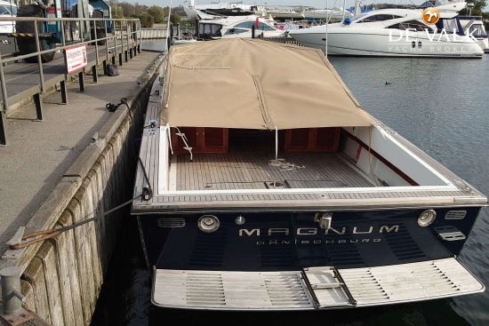 Magnum Marine 38 usata in vendita