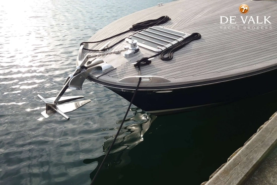 Magnum Marine 38 usata in vendita