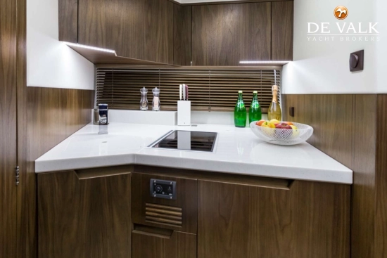 Galeon 335 HTS usado à venda