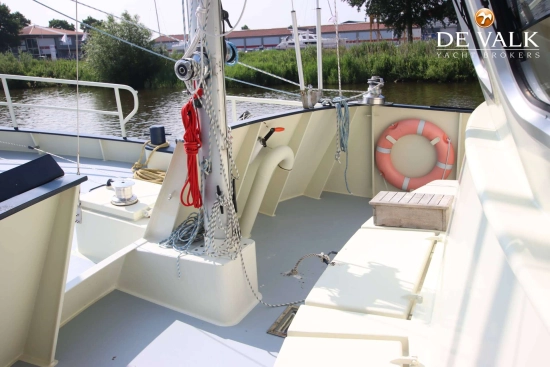 Custom Line Explorer Trawler 1800 usado à venda