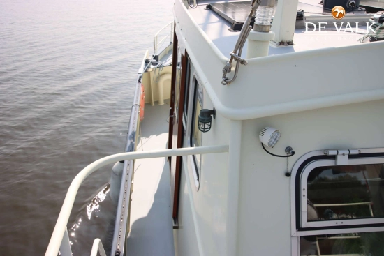 Custom Line Explorer Trawler 1800 usado à venda